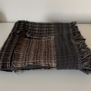 Aritzia Wilfred rectangle scarf